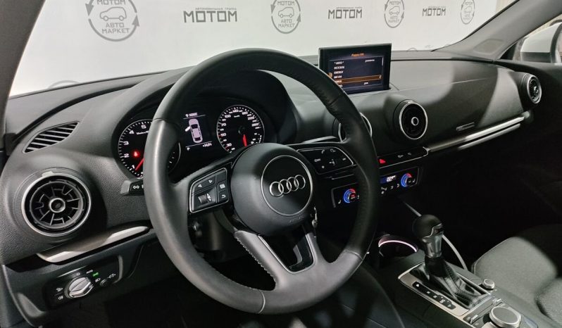 Audi A3, 2019 full