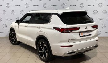 Mitsubishi Outlander, 2023 full