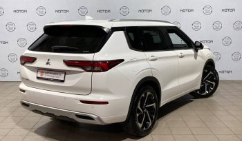 Mitsubishi Outlander, 2023 full