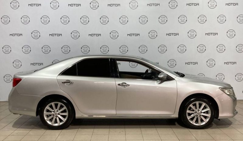 Toyota Camry, 2012 full